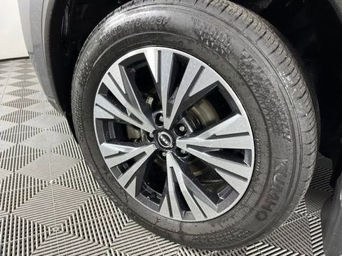 Used 2023 Nissan Rogue SV AWD/4WD image 13