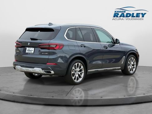 Used 2021 BMW X5 xDrive40i w/ Premium Package 2 AWD/4WD image 2