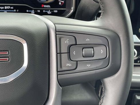 Certified 2025 GMC Sierra 1500 SLT image 19