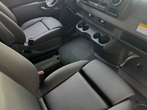 Used 2024 Mercedes-Benz Sprinter 2500 image 16