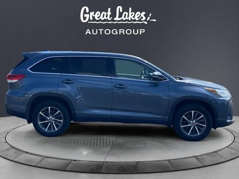 Used 2018 Toyota Highlander XLE AWD/4WD image 6