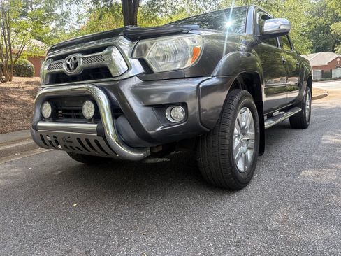 Used 2013 Toyota Tacoma PreRunner w/ Limited Pkg RWD image 39