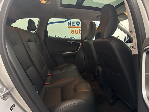 Used 2015 Volvo XC60 T5 AWD/4WD image 16