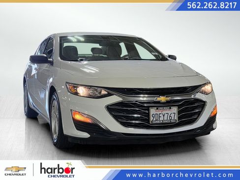 Used 2022 Chevrolet Malibu LS image 1