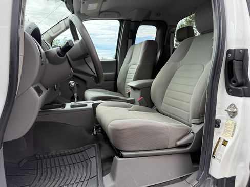 Used 2019 Nissan Frontier S image 21