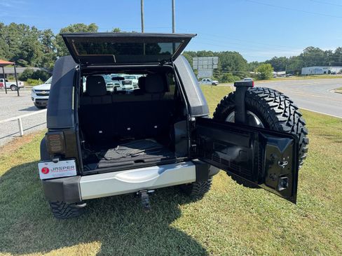 Used 2012 Jeep Wrangler Unlimited Sahara w/ Connectivity Group AWD/4WD image 22
