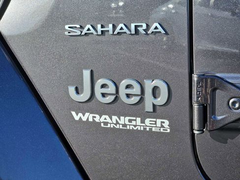 Used 2022 Jeep Wrangler Unlimited Sahara w/ LED Lighting Group image 12