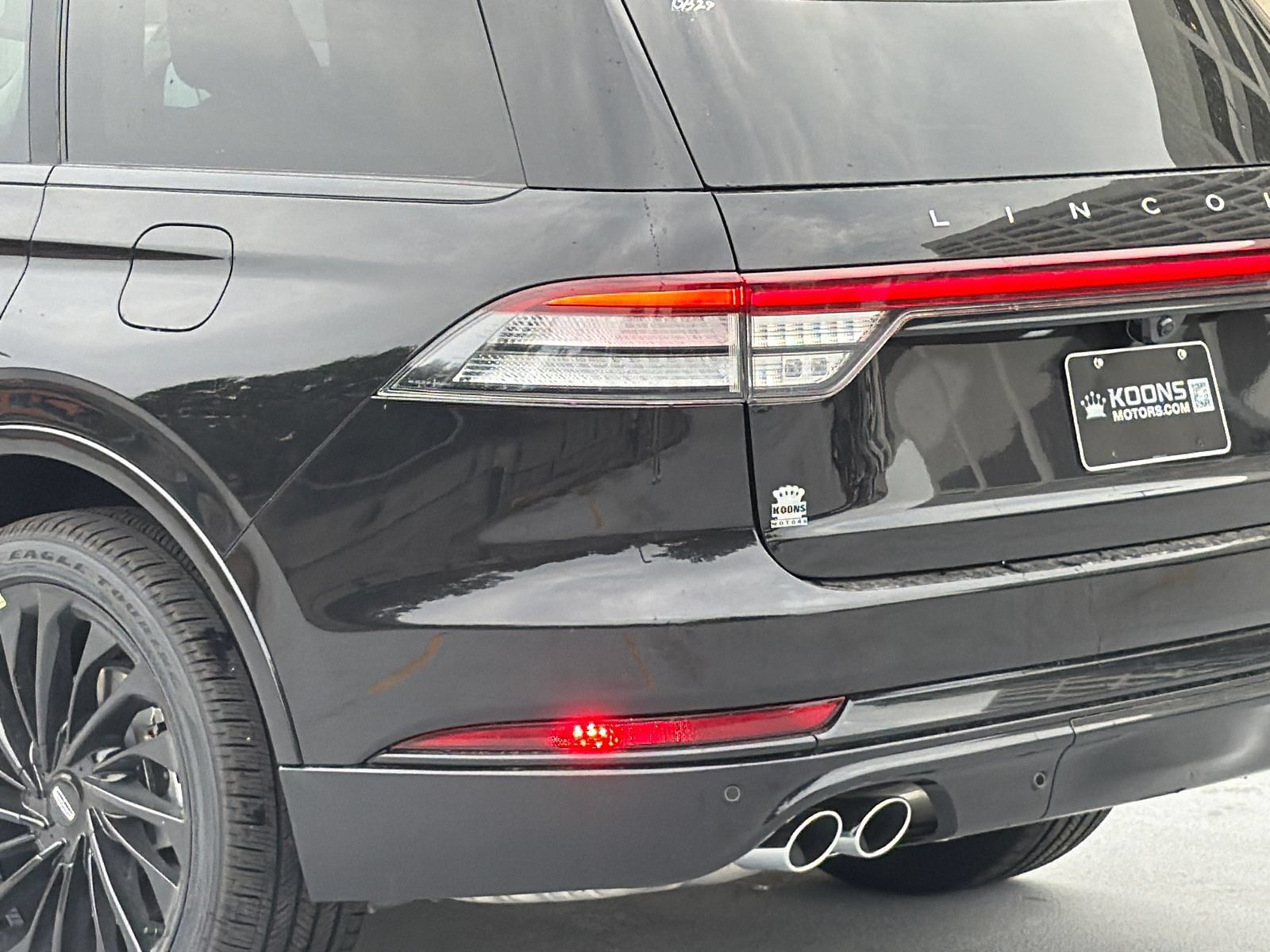 New 2027 Lincoln Aviator Reserve w/ Jet Appearance Package AWD/4WD image 6