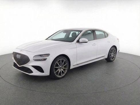 Used 2025 Genesis G70 2.5T image 3