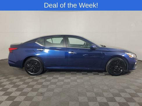 Used 2021 Nissan Altima 2.5 S w/ Driver Assist Package image 3