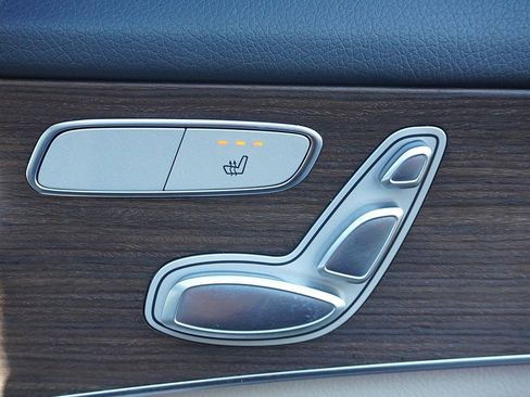 Used 2022 Mercedes-Benz GLC 300 GLC 300 image 44