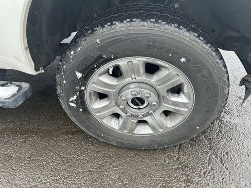 Used 2016 Ford F250 Lariat w/ Chrome Package image 13