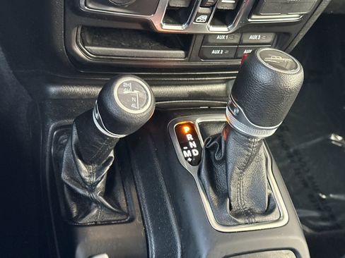 Used 2021 Jeep Gladiator Willys image 20