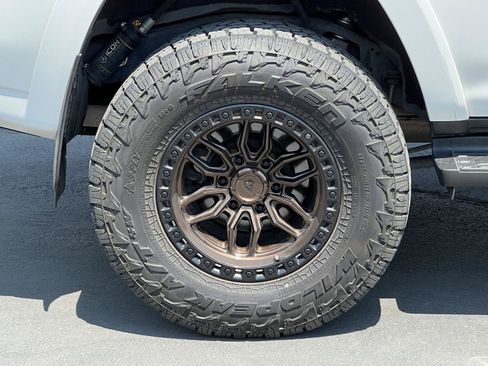Used 2019 Toyota 4Runner SR5 AWD/4WD image 15