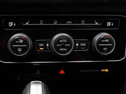 Used 2020 Volkswagen Atlas Cross Sport SEL Premium R-Line AWD/4WD image 23