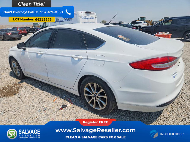 Used 2017 Ford Fusion SE FWD image 3