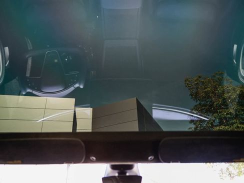 Used 2022 Tesla Model S Plaid image 16