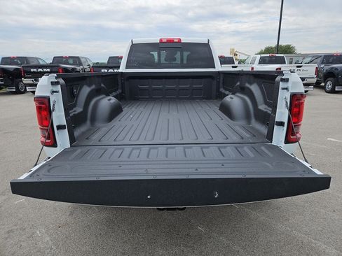 New 2026 RAM 3500 Tradesman AWD/4WD image 17