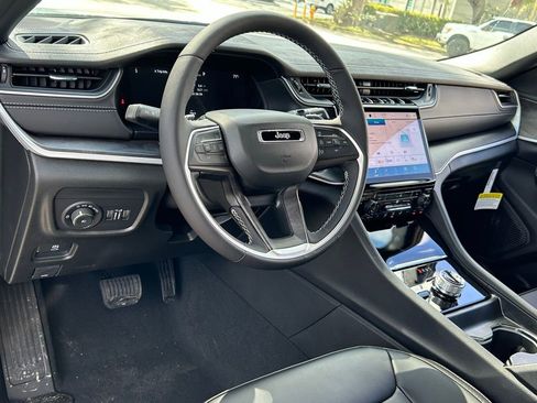 New 2025 Jeep Grand Cherokee L Limited w/ Black Appearance Package image 40