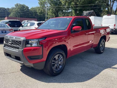 Used 2025 Nissan Frontier SV RWD image 8