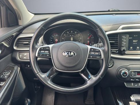 Used 2020 Kia Sorento EX image 16