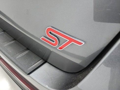 Used 2024 Ford Explorer ST image 12