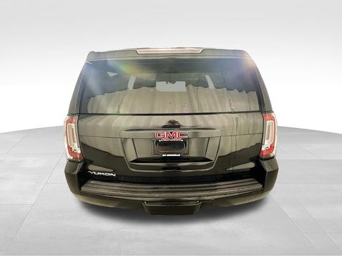 Used 2017 GMC Yukon SLT AWD/4WD image 9