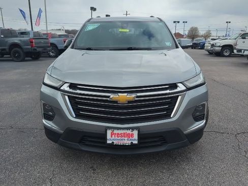 Used 2023 Chevrolet Traverse LT FWD image 3