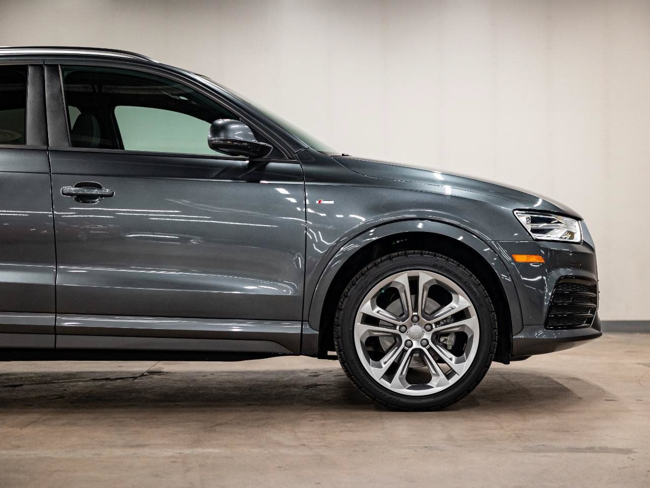 Used 2018 Audi Q3 2.0T Premium w/ Convenience Package AWD/4WD image 38