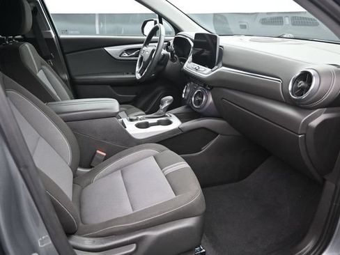 Used 2025 Chevrolet Blazer LT FWD image 20