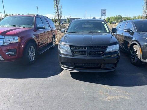 Used 2020 Dodge Journey SE w/ SE Popular Equipment Group FWD image 2