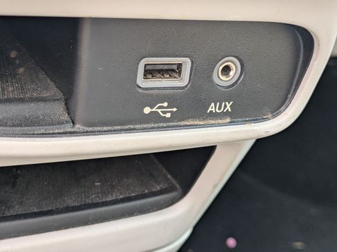 Used 2019 Chrysler Pacifica Limited FWD image 29