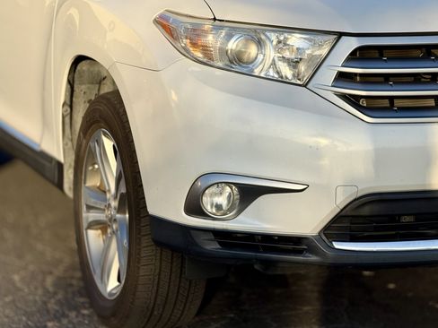 Used 2013 Toyota Highlander Limited FWD image 5