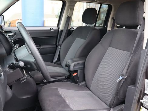 Used 2016 Jeep Patriot Sport w/ Power Value Group image 9