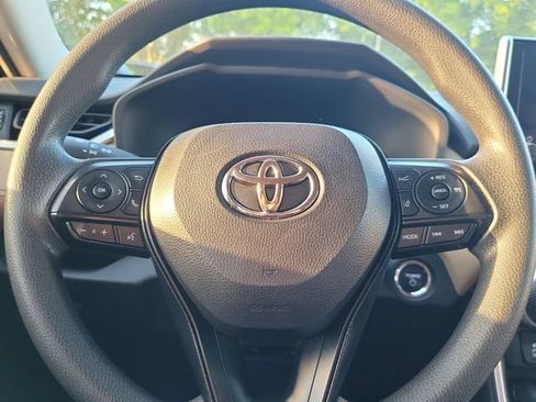 Used 2025 Toyota RAV4 XLE AWD/4WD image 14