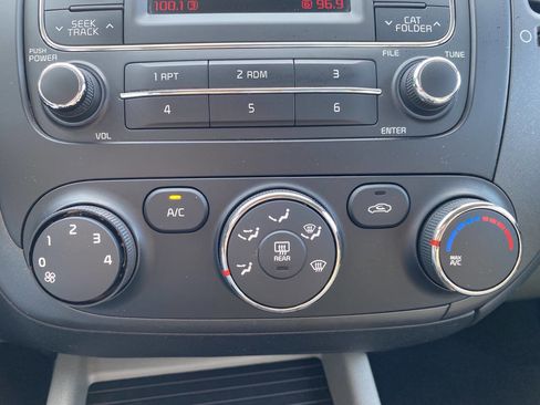 Used 2015 Kia Forte LX FWD image 27