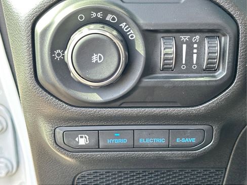 Used 2021 Jeep Wrangler Unlimited Sahara w/ Cold Weather Group AWD/4WD image 19