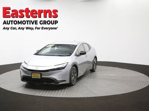 Used 2025 Toyota Prius LE FWD image 52