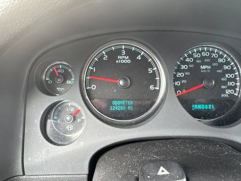 Used 2008 Chevrolet Tahoe LTZ w/ LTZ Preferred Equipment Group RWD image 34