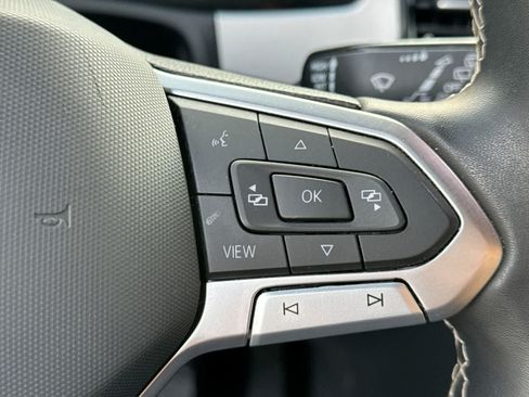 Used 2023 Volkswagen Atlas Cross Sport SE FWD image 31