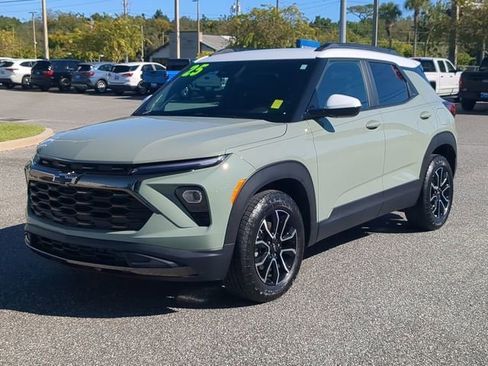 Used 2025 Chevrolet TrailBlazer ACTIV w/ Driver Confidence Package image 9