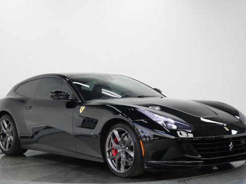 Used 2019 Ferrari GTC4Lusso T RWD image 3