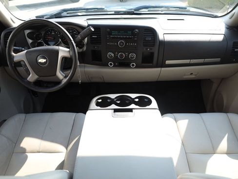 Used 2009 Chevrolet Silverado 1500 LT w/ Regional Value Package RWD image 18