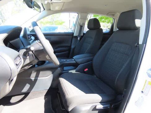 Used 2023 Honda HR-V LX image 12