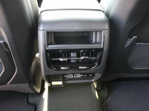 New 2025 Jeep Grand Cherokee Limited w/ Luxury Tech Group II image 42