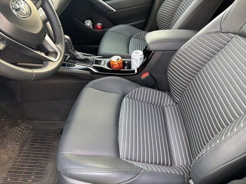 Used 2025 Toyota Corolla Cross AWD Hybrid image 5