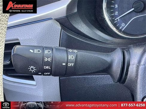 Used 2014 Toyota Corolla LE image 31