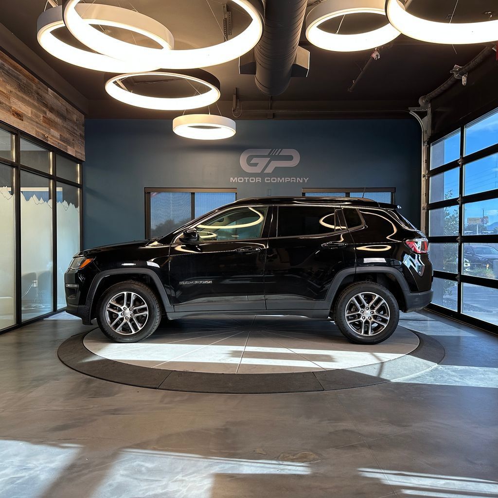 Used 2020 Jeep Compass Latitude w/ Cold Weather Group AWD/4WD image 6
