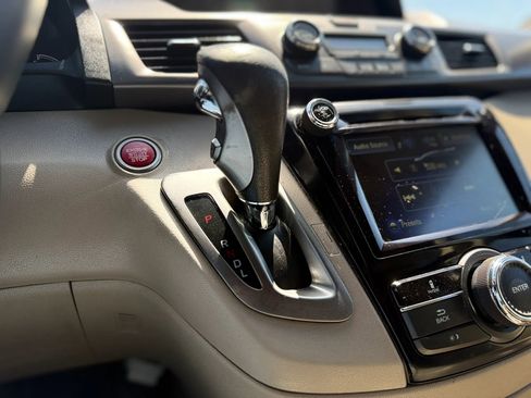 Used 2015 Honda Odyssey EX image 31