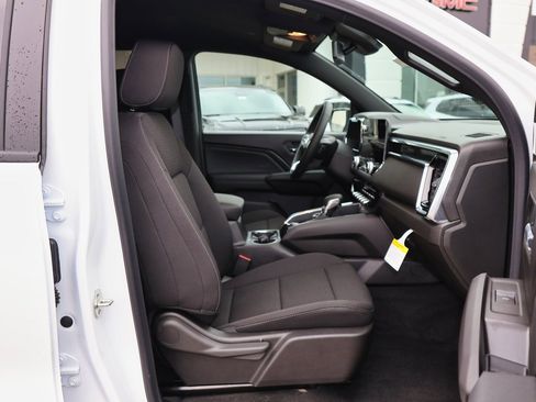 New 2026 GMC Canyon Elevation w/ Convenience Package image 24